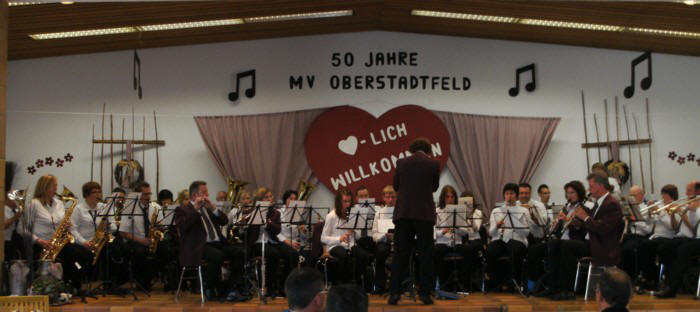 Musikverein Daun beim 50 jhrigen Bestehen des MV Oberstadtefld